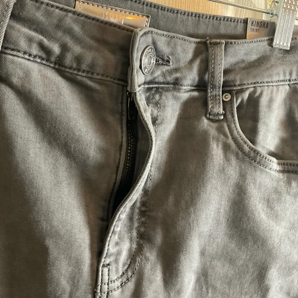 KUT FROM THE KLOTH Midi Denim Skirt size 8